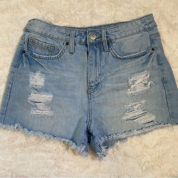 YMI Women's Distressed High Rise Y2K Jean Shorts Size 9/29 Light Wash Denim - Picture 1 of 9